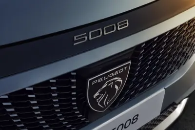 Peugot E-5008 Long Range