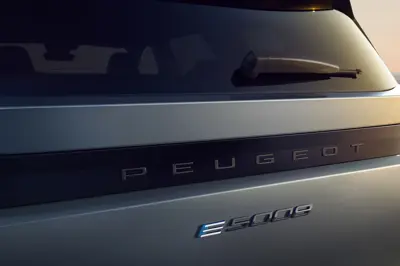 Peugot E-5008 Long Range