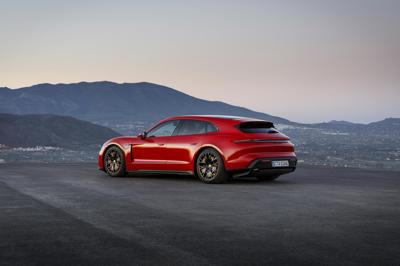 Porsche Taycan GTS Sport Turismo (GEN1)
