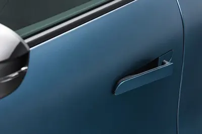 Renault Megane E-Tech 67 kWh - Gallery Image
