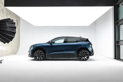 Renault Megane E-Tech 67 kWh - Gallery Image
