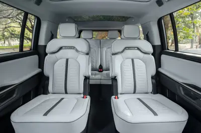 Rivian R1S Dual-Motor AWD MP - Gallery Image