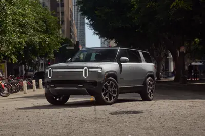 Rivian R1S Dual-Motor AWD MP - Gallery Image