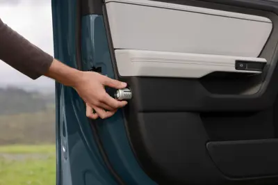 Rivian R2 Dual-Motor AWD Performance - Gallery Image