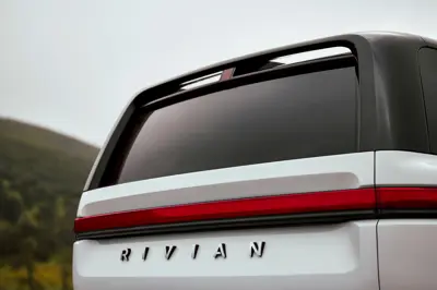 Rivian R2 Dual-Motor AWD Performance - Gallery Image