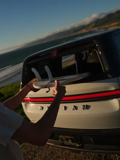 Rivian R2 Dual-Motor AWD Performance - Gallery Image