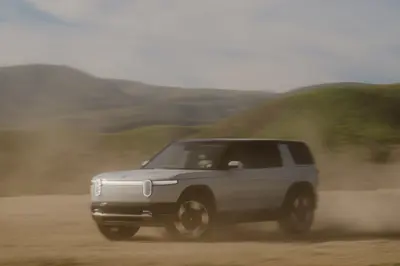 Rivian R2 Dual-Motor AWD Performance - Gallery Image