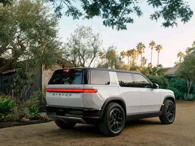 Rivian R2 Dual-Motor AWD Performance - Gallery Image