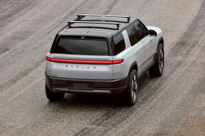 Rivian R2 Dual-Motor AWD Performance - Gallery Image