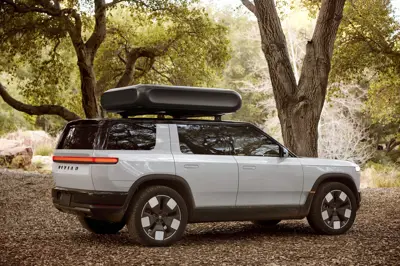 Rivian R2 Dual-Motor AWD Performance - Gallery Image