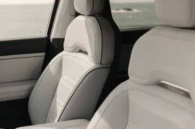 Rivian R2 Dual-Motor AWD Performance - Gallery Image