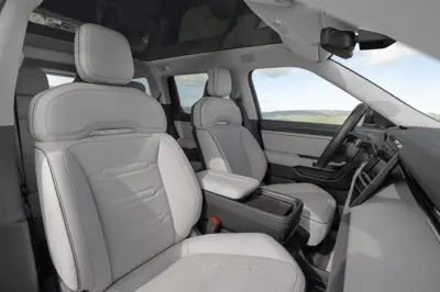 Rivian R2 Dual-Motor AWD Performance - Gallery Image