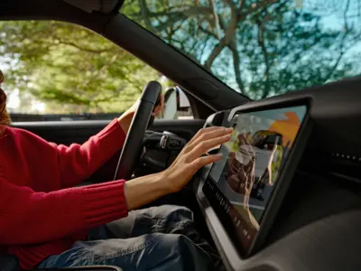 Rivian R2 Dual-Motor AWD Performance - Gallery Image