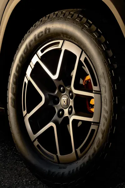 Rivian R2 Dual-Motor AWD Performance - Gallery Image