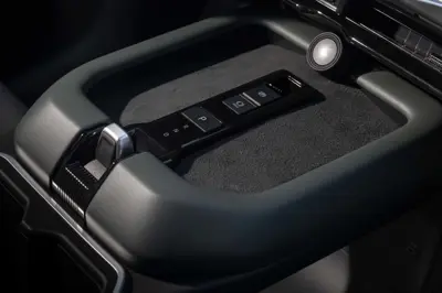 Subaru Getaway AWD 95.8 kWh - Gallery Image