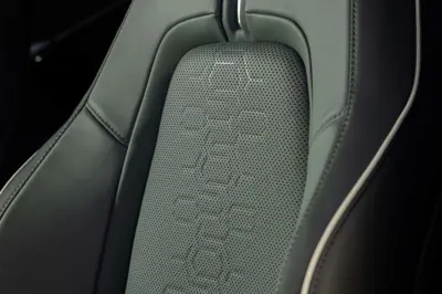 Subaru Getaway AWD 95.8 kWh - Gallery Image