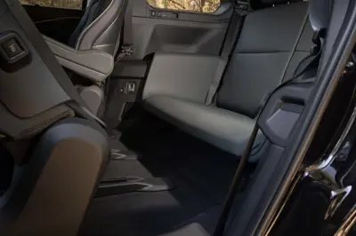 Subaru Getaway AWD 95.8 kWh - Gallery Image