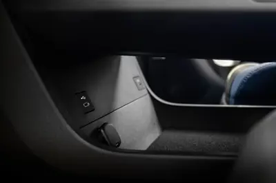 Subaru Solterra AWD - Gallery Image