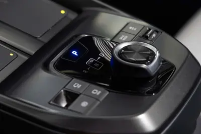 Subaru Solterra AWD - Gallery Image