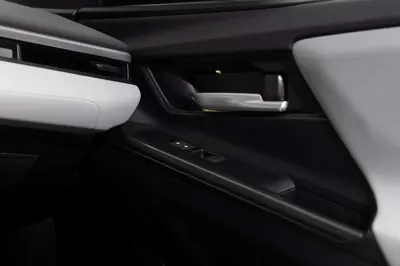 Subaru Solterra AWD - Gallery Image