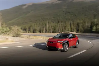 Subaru Solterra AWD - Gallery Image