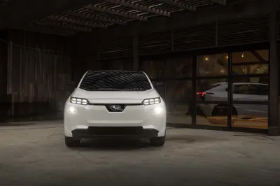 Subaru Solterra AWD - Gallery Image