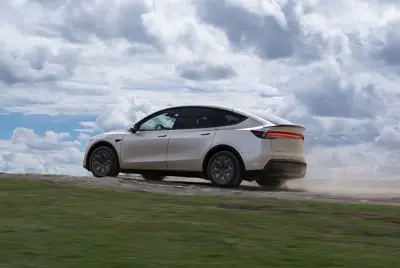 Tesla Model Y L