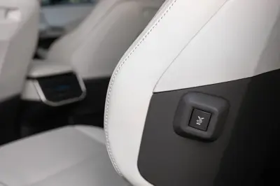 Toyota Highlander AWD 95.8 kWh - Gallery Image