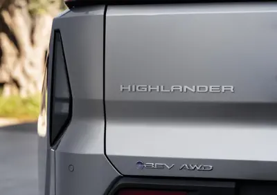 Toyota Highlander AWD 95.8 kWh - Gallery Image