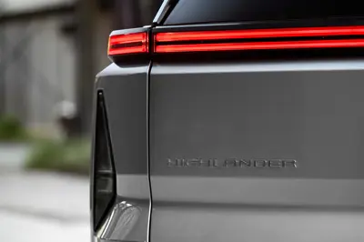 Toyota Highlander AWD 95.8 kWh - Gallery Image