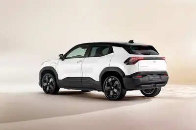 Toyota Urban Cruiser 61.1 kWh AWD