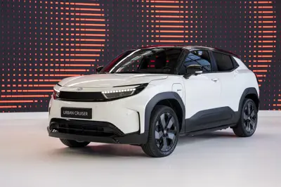 Toyota Urban Cruiser 61.1 kWh AWD