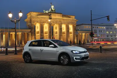 Volkswagen e-Golf 24.2 kWh - Gallery Image