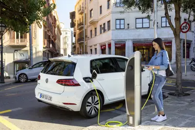 Volkswagen e-Golf 35.8 kWh