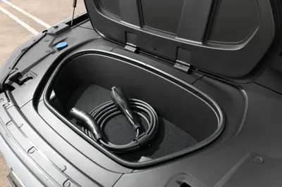 Volvo C40 Recharge Twin Motor - Gallery Image