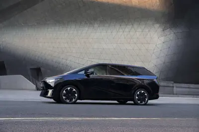 XPENG X9 AWD Performance