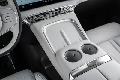 XPENG X9 AWD Performance