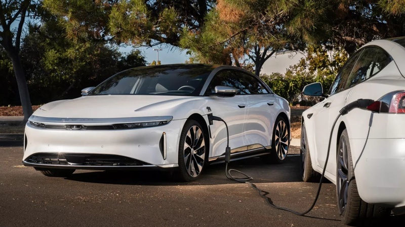 Lucid Air charging a Tesla Model s from own chargeport with adapter