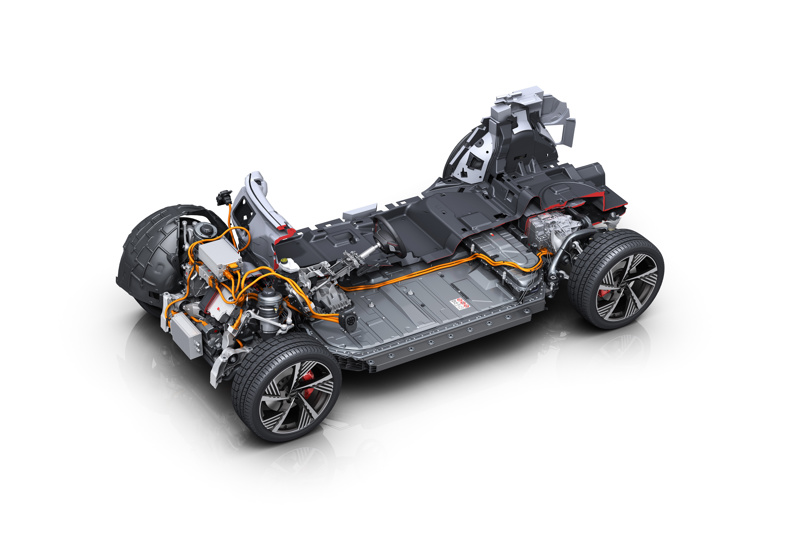 Audi Q8 e-tron drivetrain with dedicated EV skateboard and reuse of MLB-EVO parts