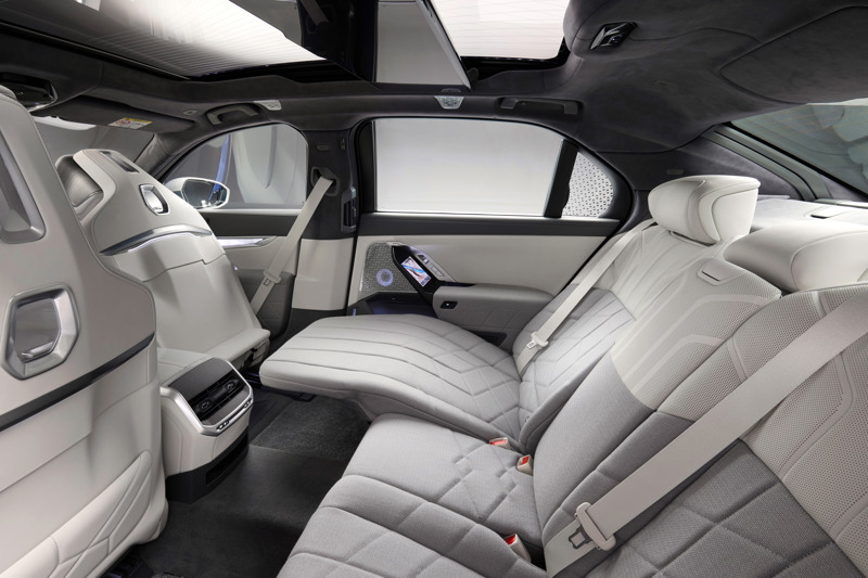 Executive seat and bench in BMW i7