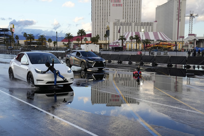 Luminar’s lidar-equipped demo car outperforms a camera-only system in stopping for a test dummy at CES 2023