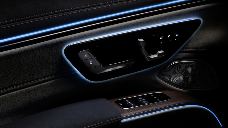 Mercedes EQS Suv door panels buttons