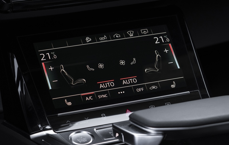 Audi Q8 e-tron climate screen front
